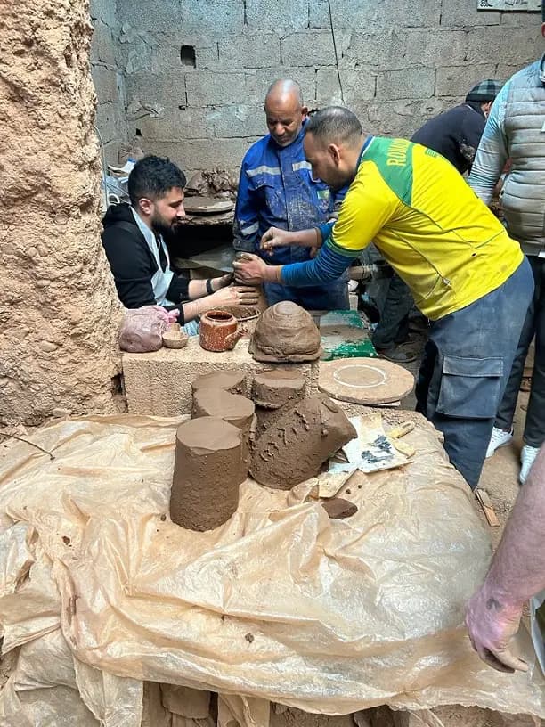 Atelier poterie Marrakech : tournage et modelage chez Artekech