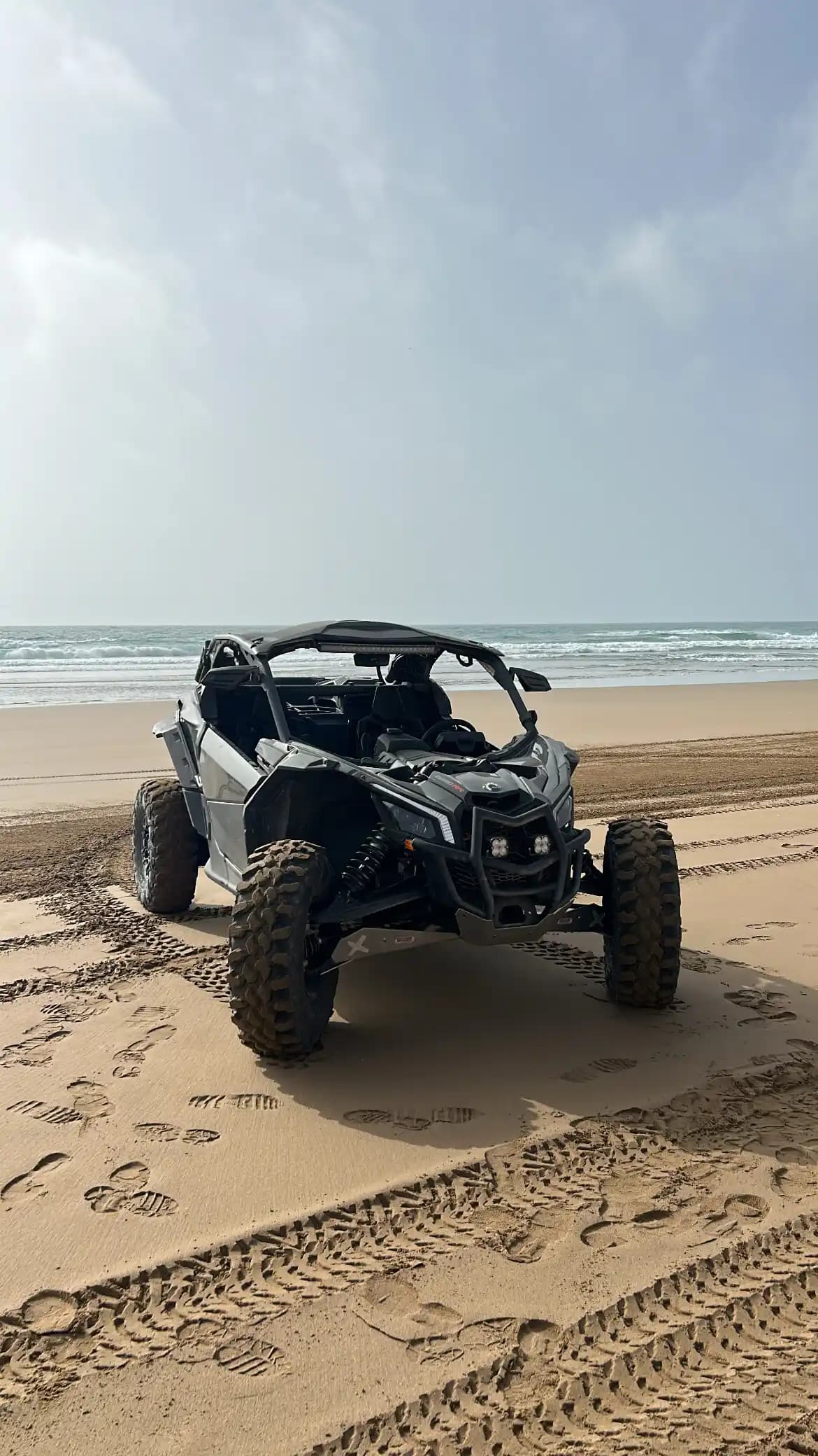 Buggy dunes Agadir : pause the a la menthe sur une dune face a la mer