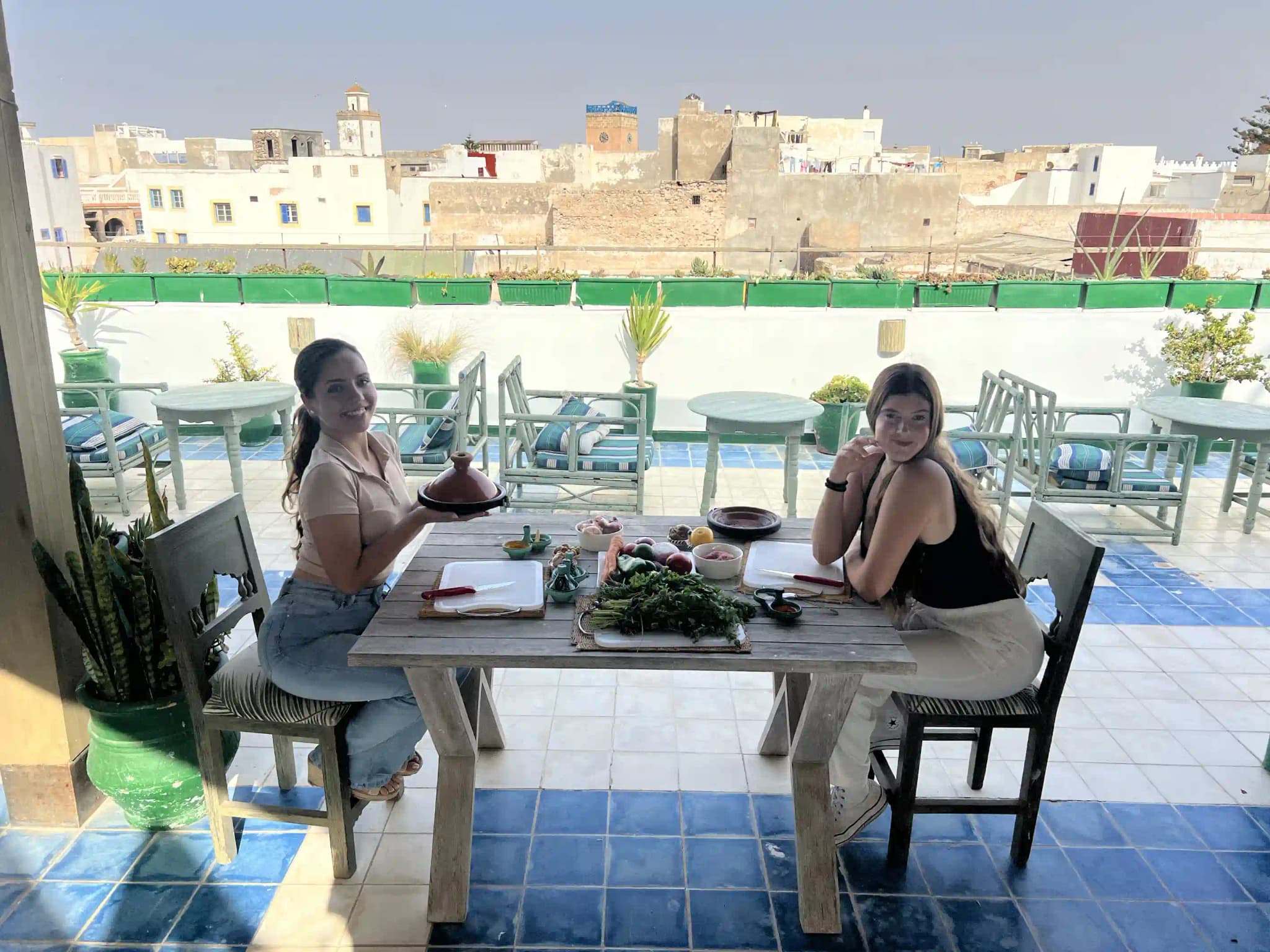 Vue sur la médina d'Essaouira depuis la cuisine ouverte