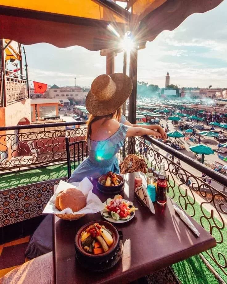 Excursion Marrakech, pause dejeuner place Jemaa al Fnaa