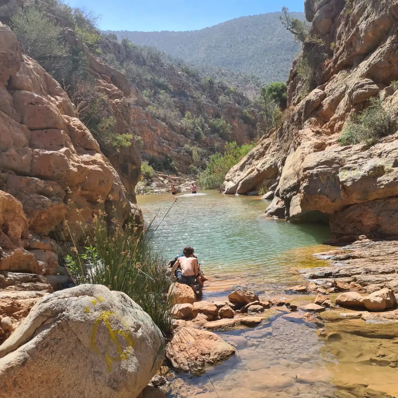 Pause à Paradise Valley Agadir près des vasques d'eau claire