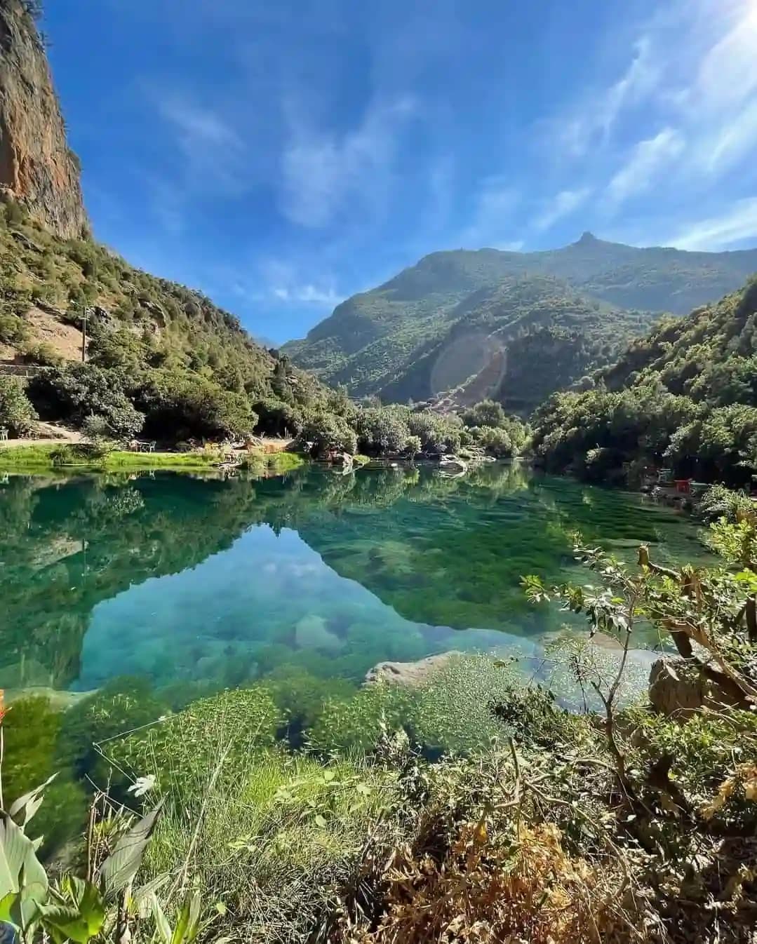 Détente et baignade à Akchour