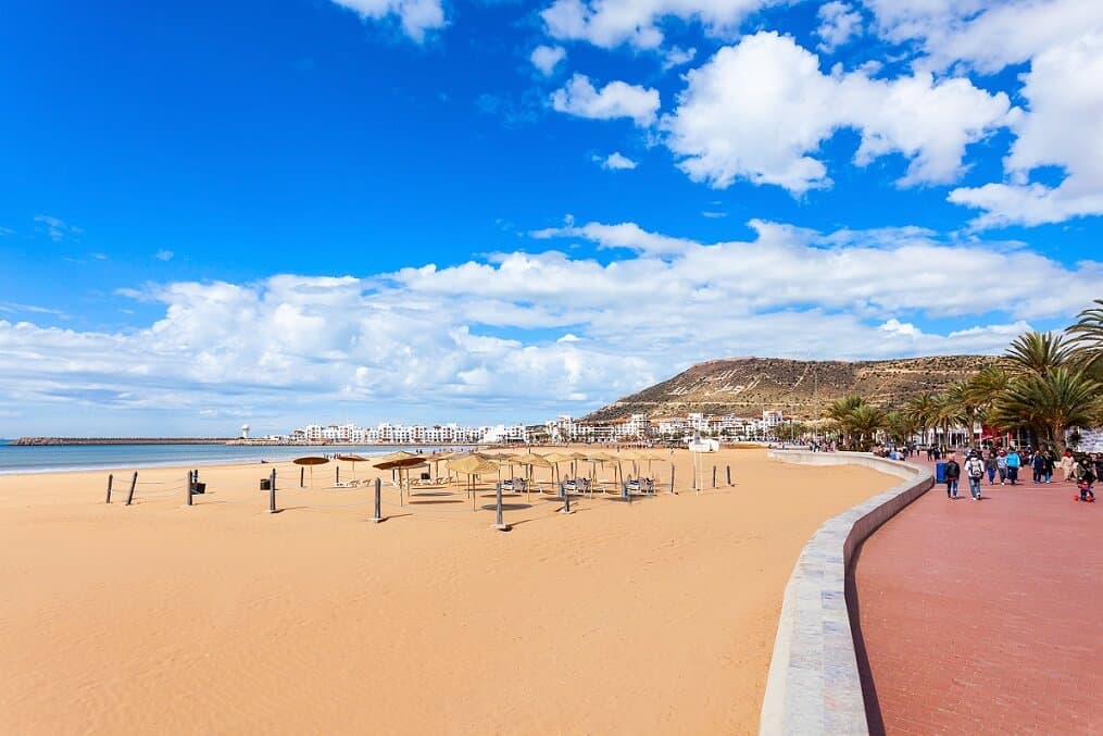 La Corniche d'Agadir: Une Échappée Belle entre Ciel et Mer