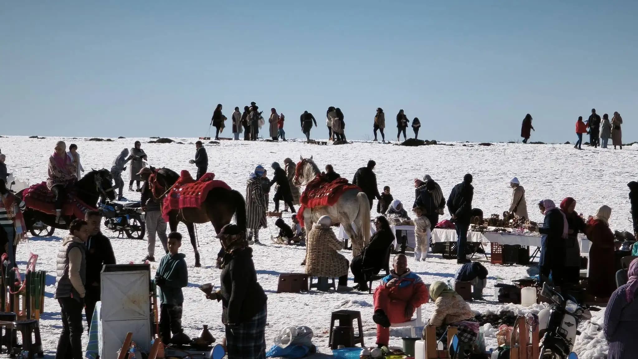 La vida en Azrou bajo la nieve
