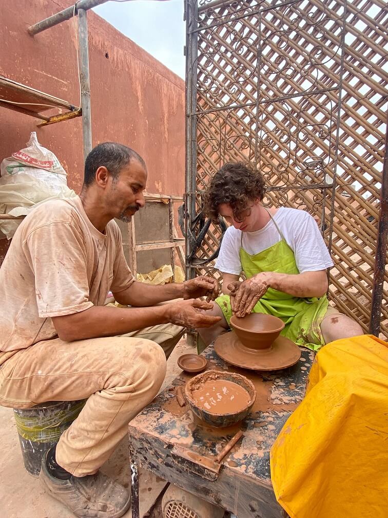 Atelier poterie avec Anglais à Agadir