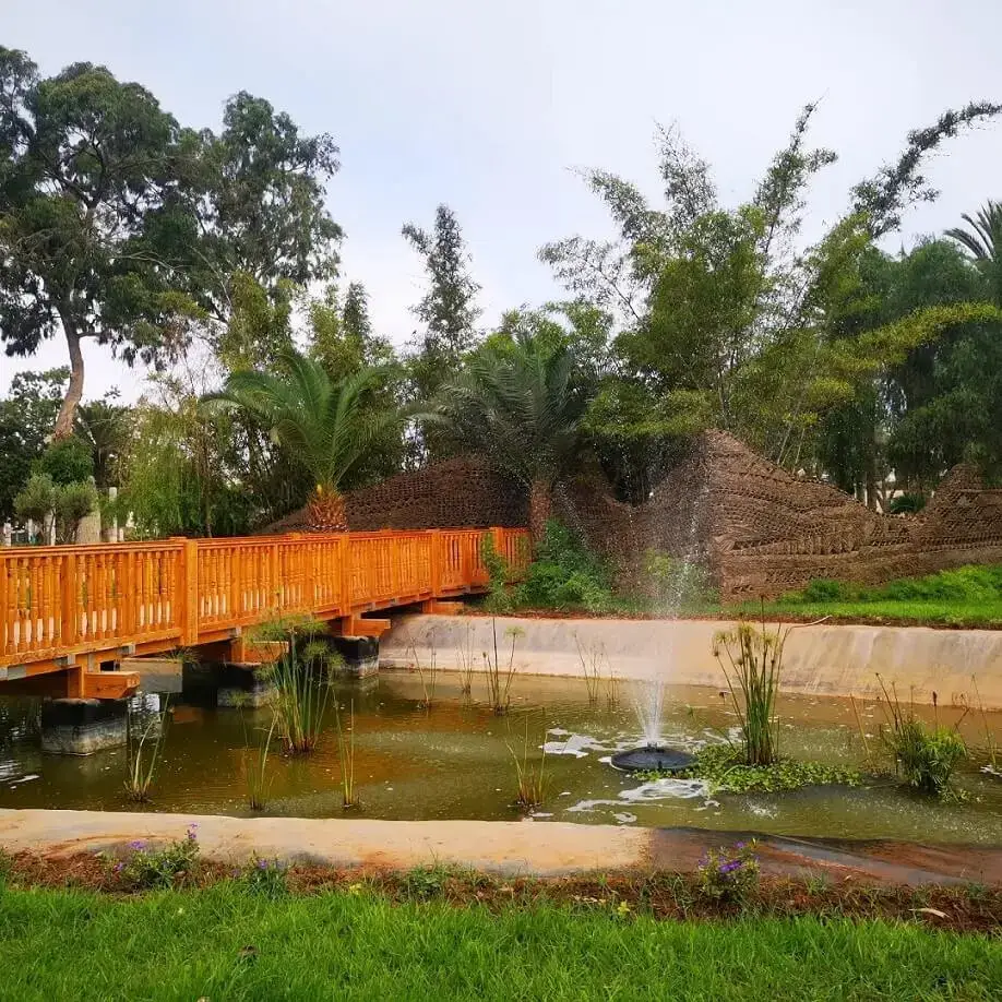 Jardin d Olhao pont et cours d eau